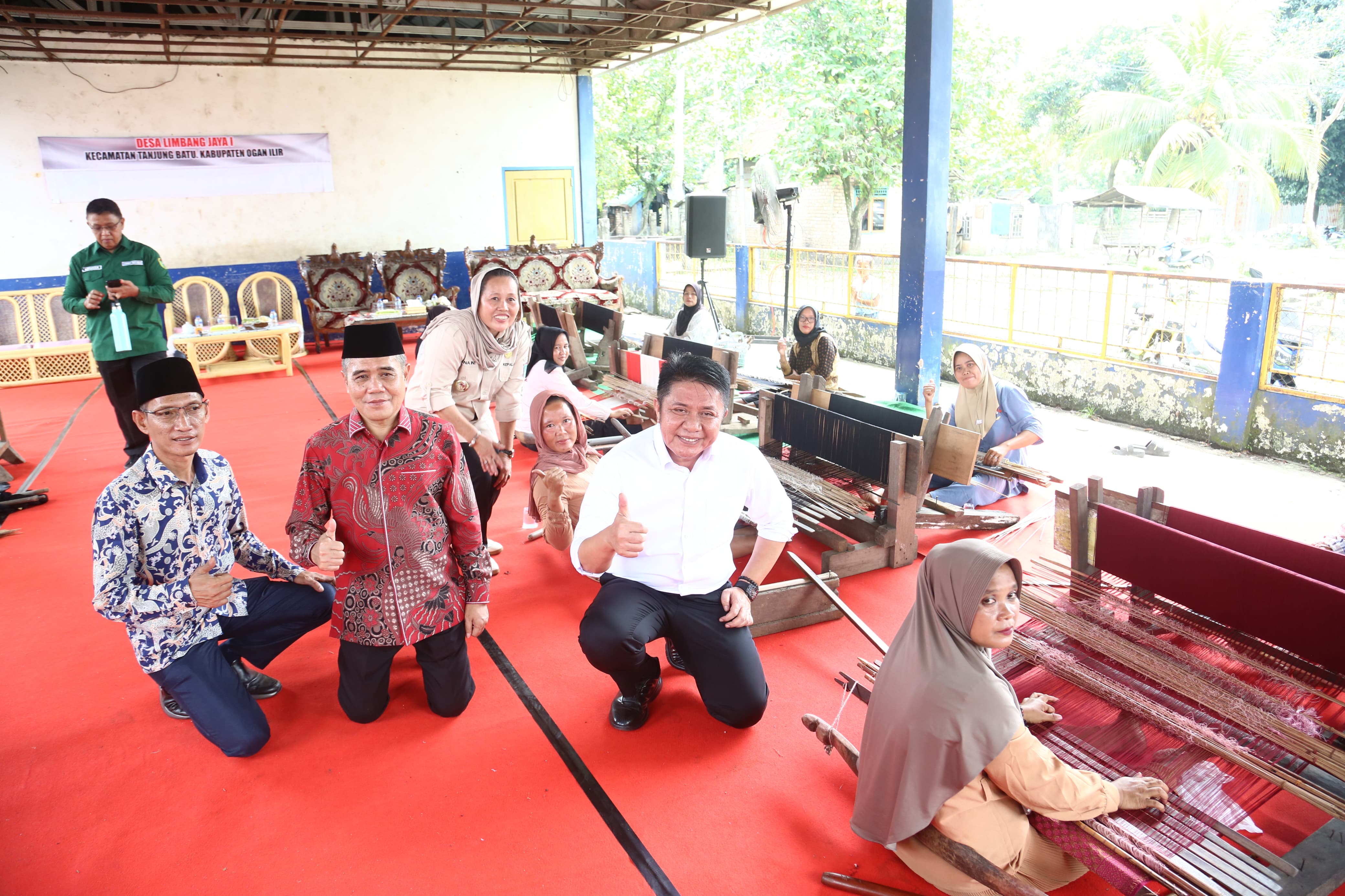 Gubernur Herman Deru Siapkan Koperasi Merah Putih untuk Penguatan Ekonomi Pengrajin Songket Ogan Ilir 