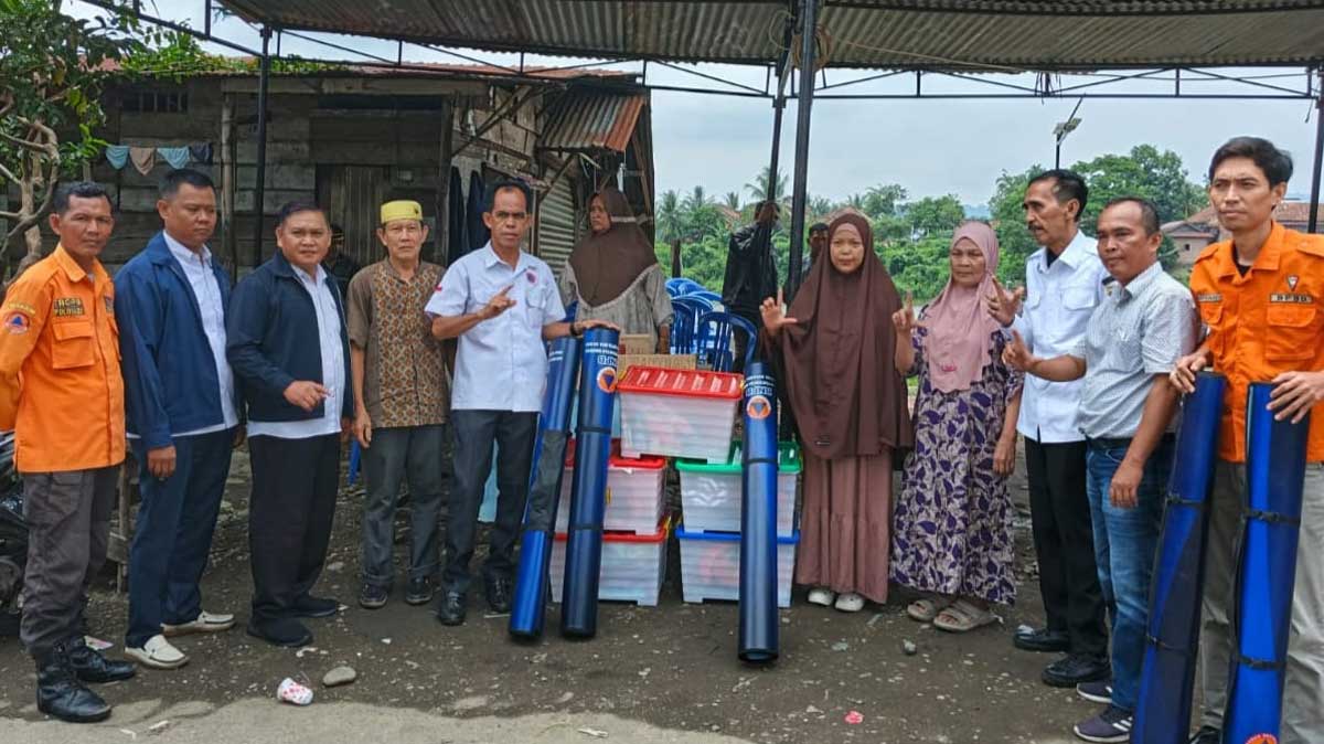 Respon Cepat Pasca Kebakaran Pasar Bawah: BPBD Lahat Guyur Bantuan Sembako untuk Korban