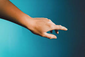 6 Produk Kecantikan yang Bisa Jadi Solusi Ampuh Mengatasi Kulit Belang!