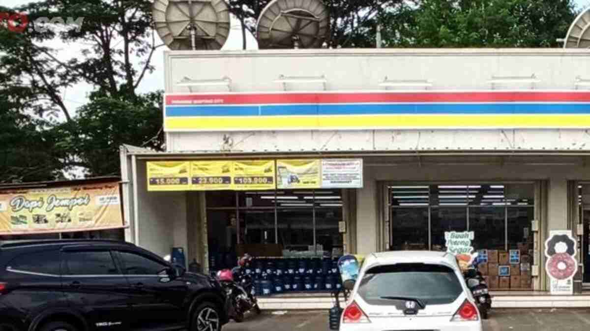 Tak Jera Dirazia Petugas, Jukir Liar Kembali Beroperasi di Minimarket yang ada di Palembang