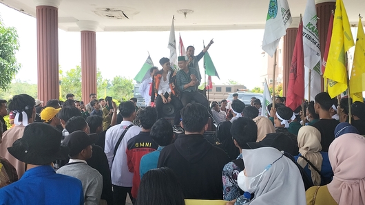 Mahasiswa di Lubuklinggau Gelar Aksi Long March Tolak Kenaikan Harga BBM