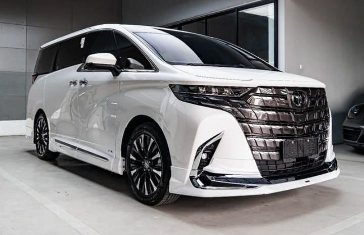 Identik Dengan Mobil Orang Kaya, 5 Kelebihan Toyota Alphard 2024 Terbaru Ini Harus Kamu Tahu!