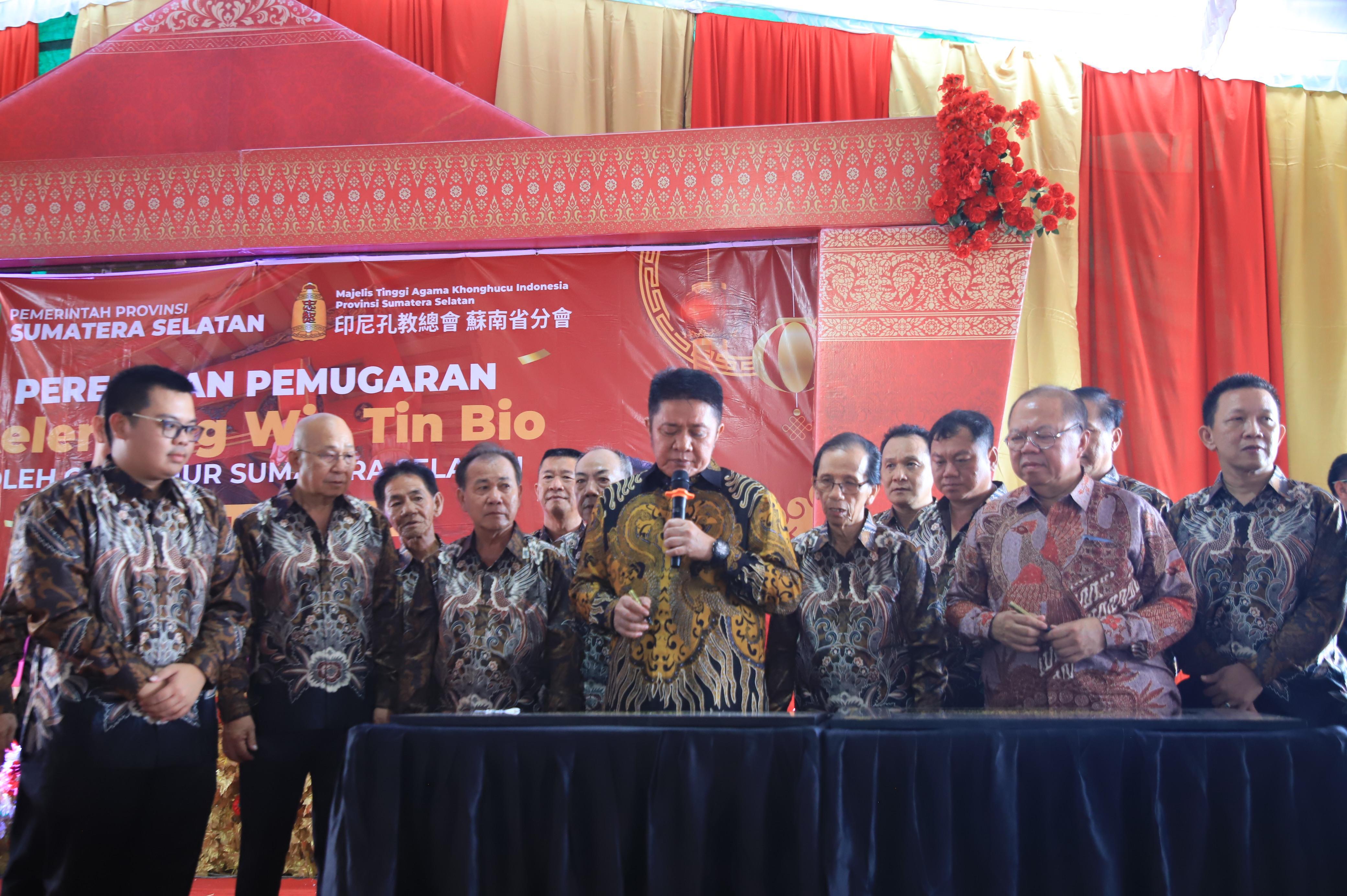 Resmikan Kelenteng Wie Tien Bio Jakabaring, Herman Deru: Jaga Kerukunan antar Umat Beragama di Sumsel