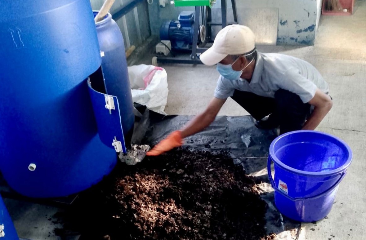 Rumah Kompos Graha Elnusa Ubah Sampah Organik Menjadi Pupuk Kompos