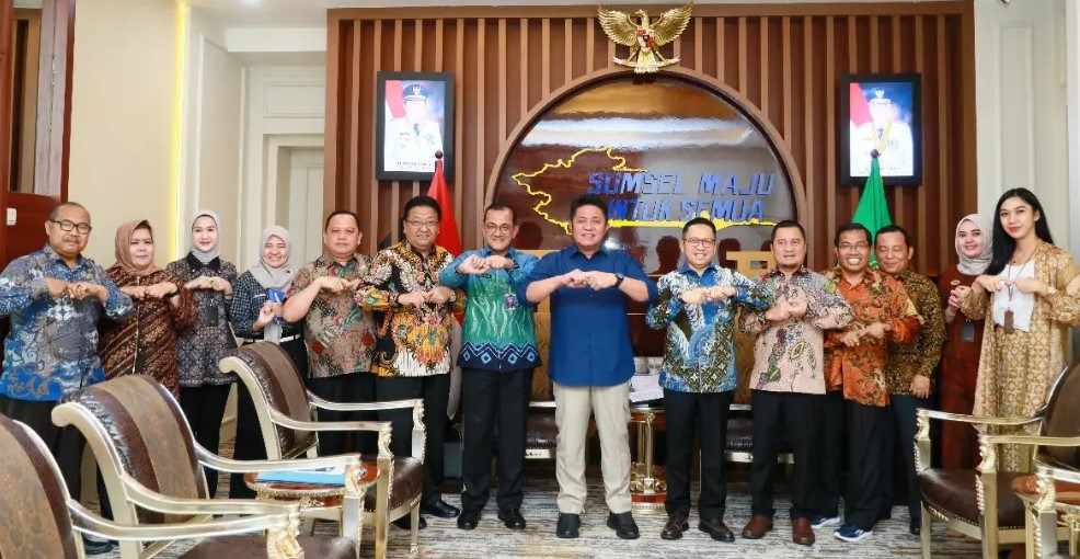Teken MoU Bersama Rektor Universitas Bandar Lampung, Ini Pesan Herman Deru 