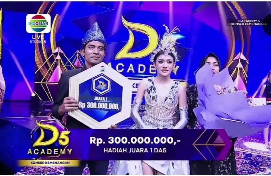 Kalahkan Eby Bima, Sridevi Prabumulih Juara 1 Dangdut Academy 5