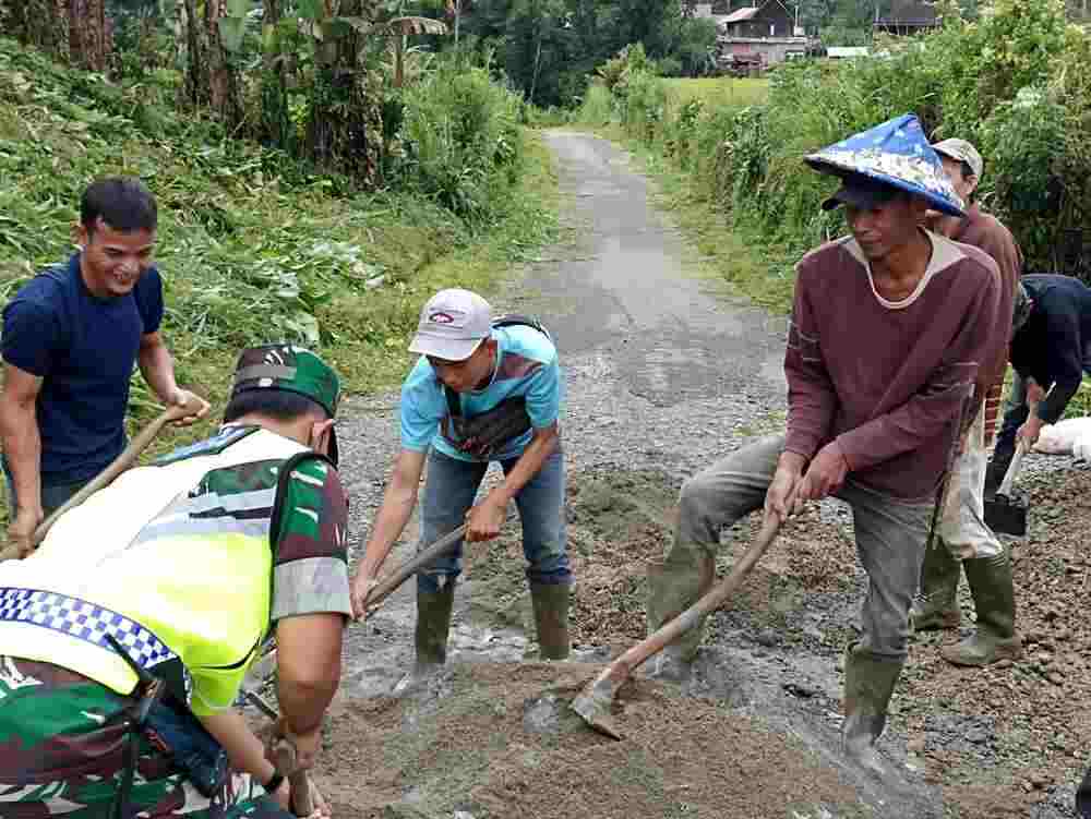 Komsos di Tiga Desa, Babinsa Lakukan Hal Ini