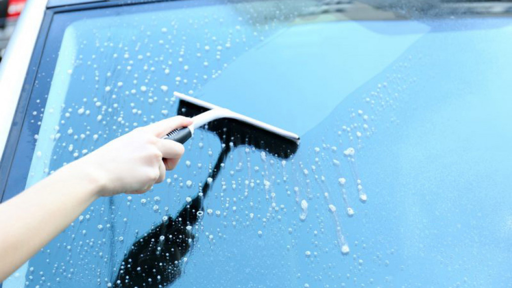 Ini Tips Bersihkan Mobil Sendiri Usai Mudik