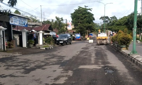  Kerusakan Jalan Penghubung Lampung Barat-Sumatera Selatan Diperbaiki