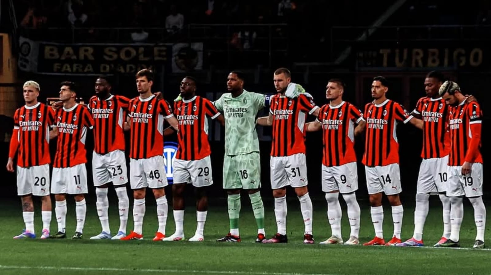 Rencana AC Milan Merombak Lini Pertahanan Musim Depan