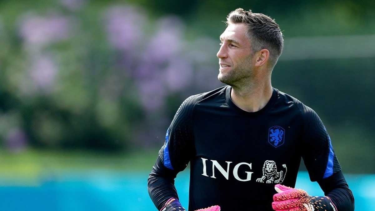 Maarten Stekelenburg Dirumorkan Calon Pelatih Kiper Timnas Indonesia? Ini Rekam Jejaknya