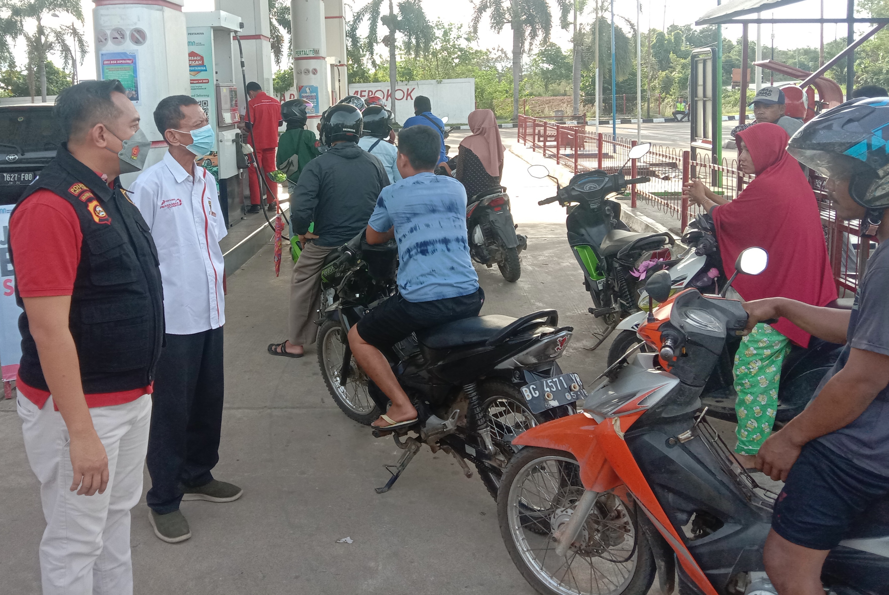  Harga BBM Naik, Satreskrim Polres OKUT Cek SPBU Perbatasan Sumsel-Lampung