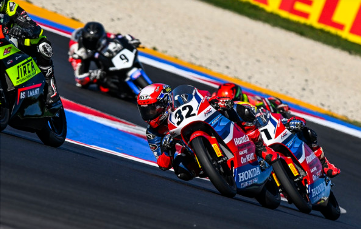 2 Pebalap AHM Tunjukkan Performa Terbaik di FIM JuniorGP World Championship di Barcelona