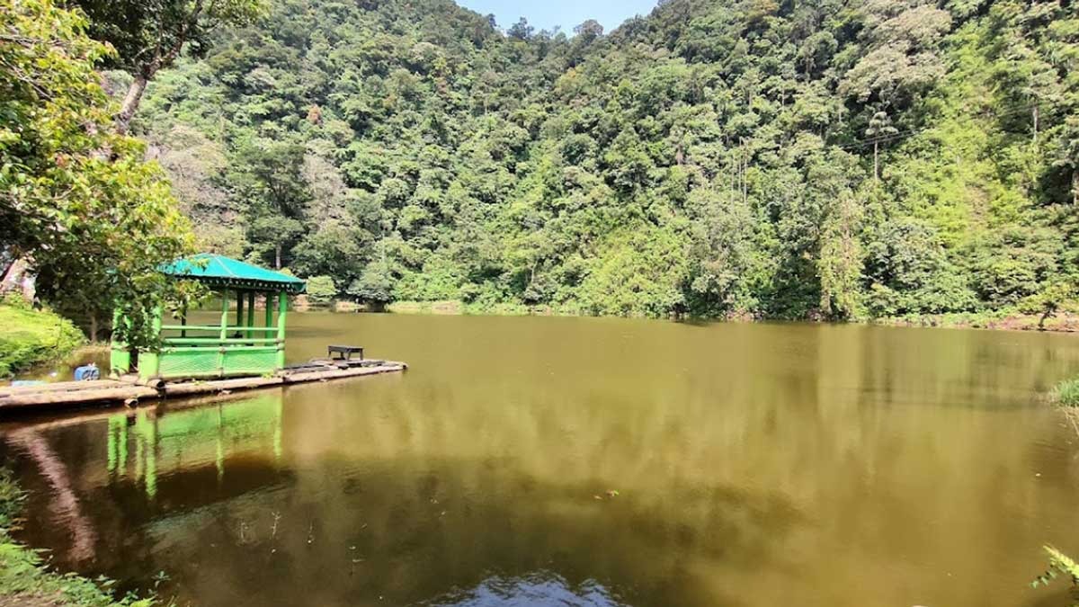Seperti Negeri Dongeng, Tempat Wisata di Puncak Bogor Ini Tawarkan Keajaiban Danau Warna-warni
