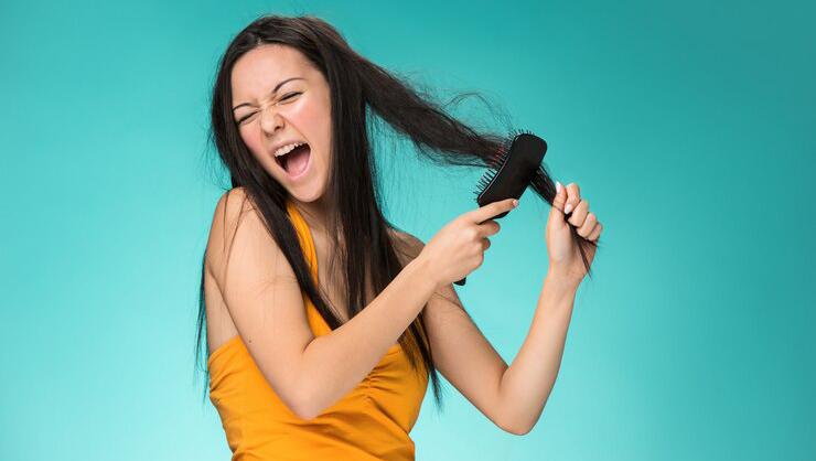 Sekali Pakai Rambut Lurus, Inilah 5 Cara Cepat Mengatasi Rambut yang Kusut dengan Bahan Alami