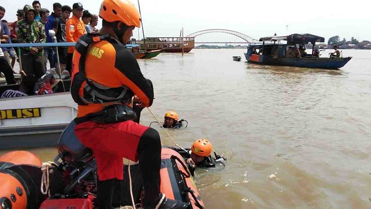 Warga Gandus Hilang di Sungai Musi, Tim SAR Lakukan Penyelaman