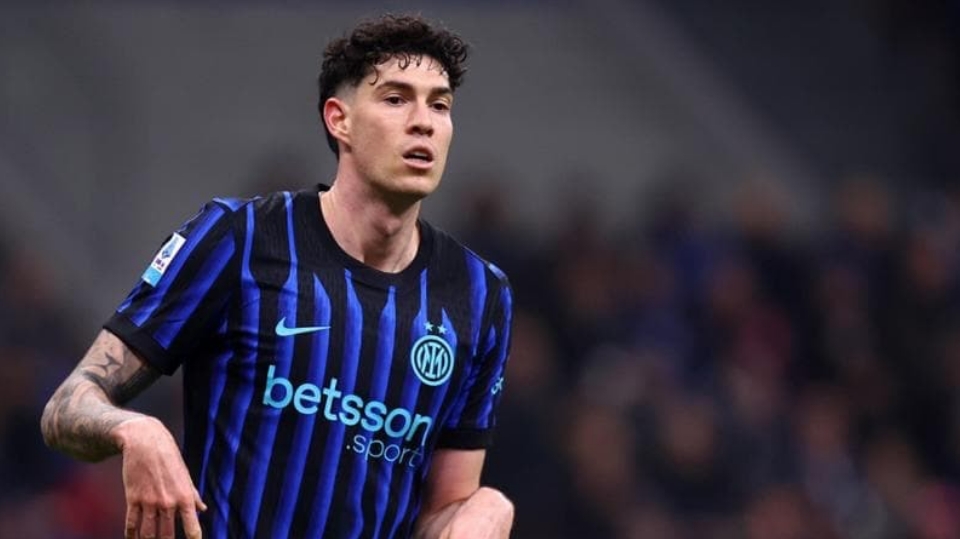 Barcelona Memasukkan Bek Tengah Inter dalam Daftar Incaran