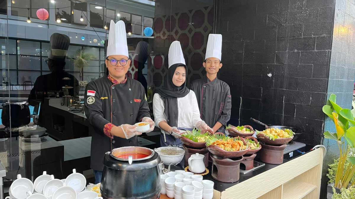 Menu Bukber Palembang Paling Lengkap! Harga Terjangkau dengan Pemandangan Poolside Ikonik