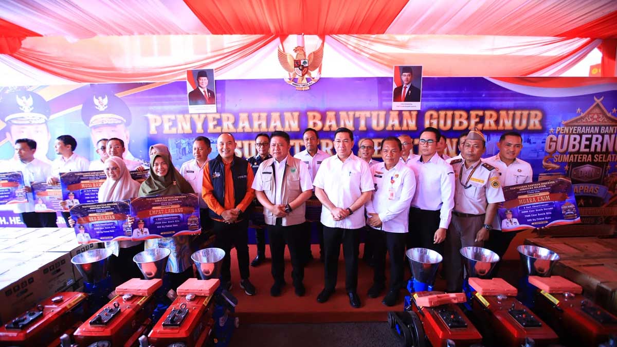 Gubernur Herman Deru Salurkan Bantuan Sarpras ke Nelayan dan Pembudidaya Sumsel
