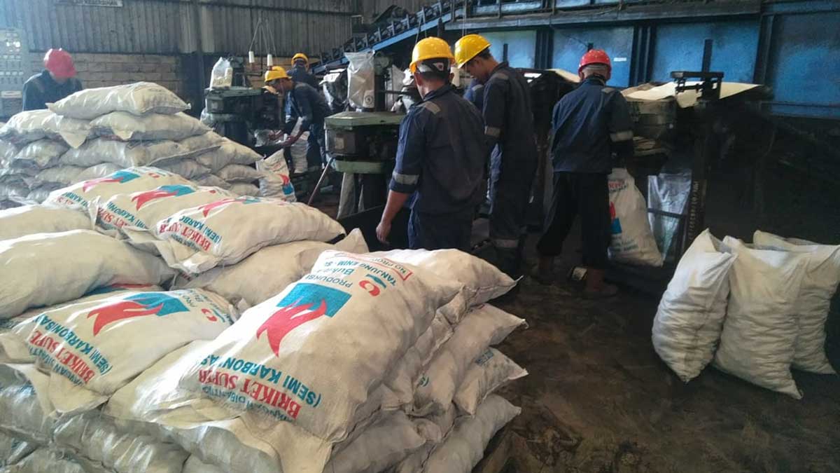 Bukit Asam Perkuat Hilirisasi Batu Bara Melalui Briket sebagai Energi Alternatif Multiguna