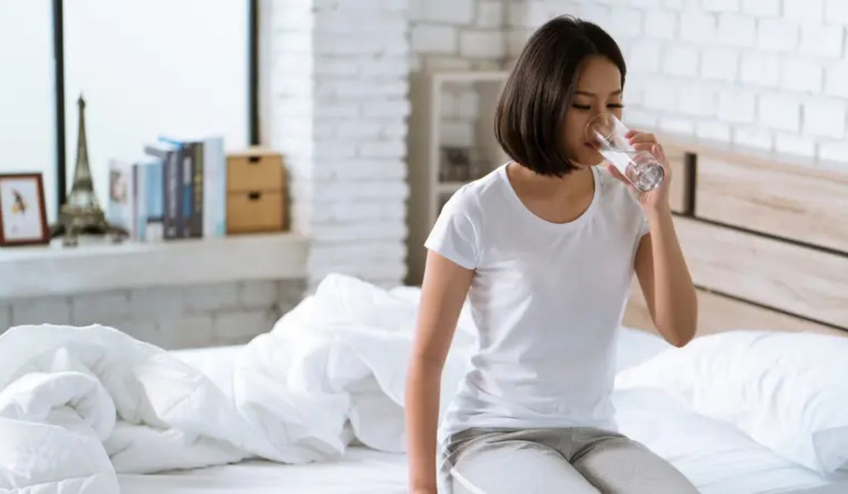 8 Manfaat Minum Air Putih Saat Bangun Tidur di Pagi Hari, Sederhana Tapi Terbukti Khasiatnya, Apa Saja?