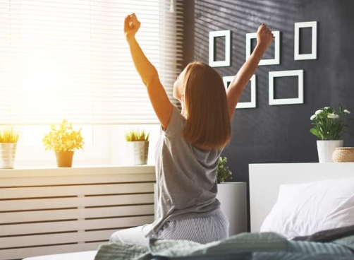 6 Tips Bangun Pagi Tanpa Ketiduran Lagi, Colek Temanmu yang Sering Ketiduran