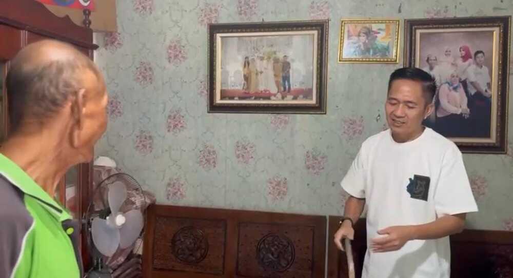 Ratu Dewa Kunjungi Legenda Badminton Palembang