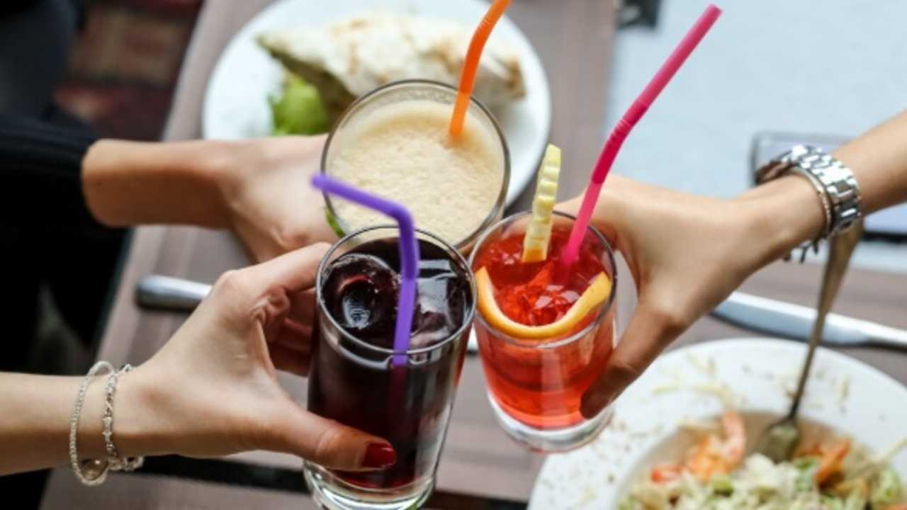 Berbuka Puasa dengan Minuman Bersoda? Ini Plus Minusnya bagi Tubuh