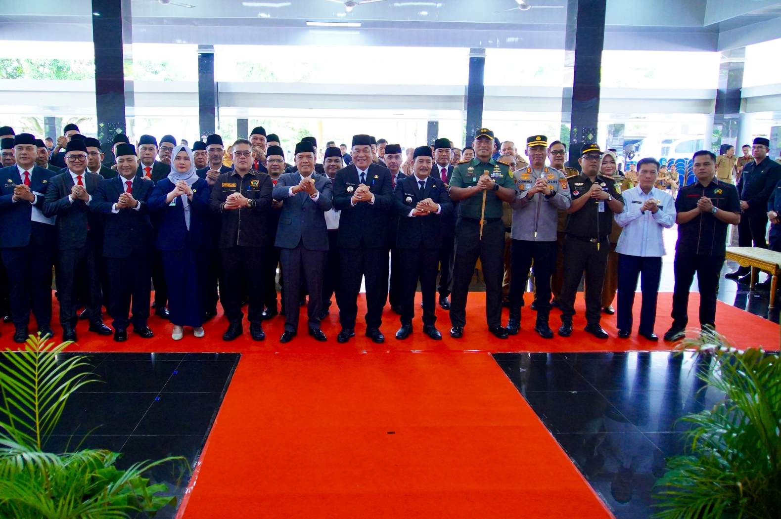 Momen Salam Kompak ala Bupati Muba di Pelantikan Pejabat Eselon 2, Apa Maknanya? 