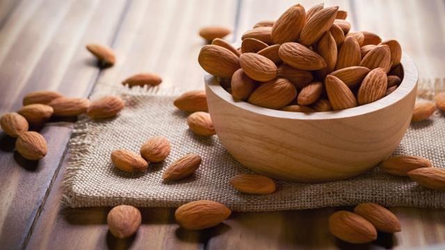 Benarkah Kacang Almond Dapat Membantu Melembabkan Kulit?, Cocok Buat Kamu Kulit Kering