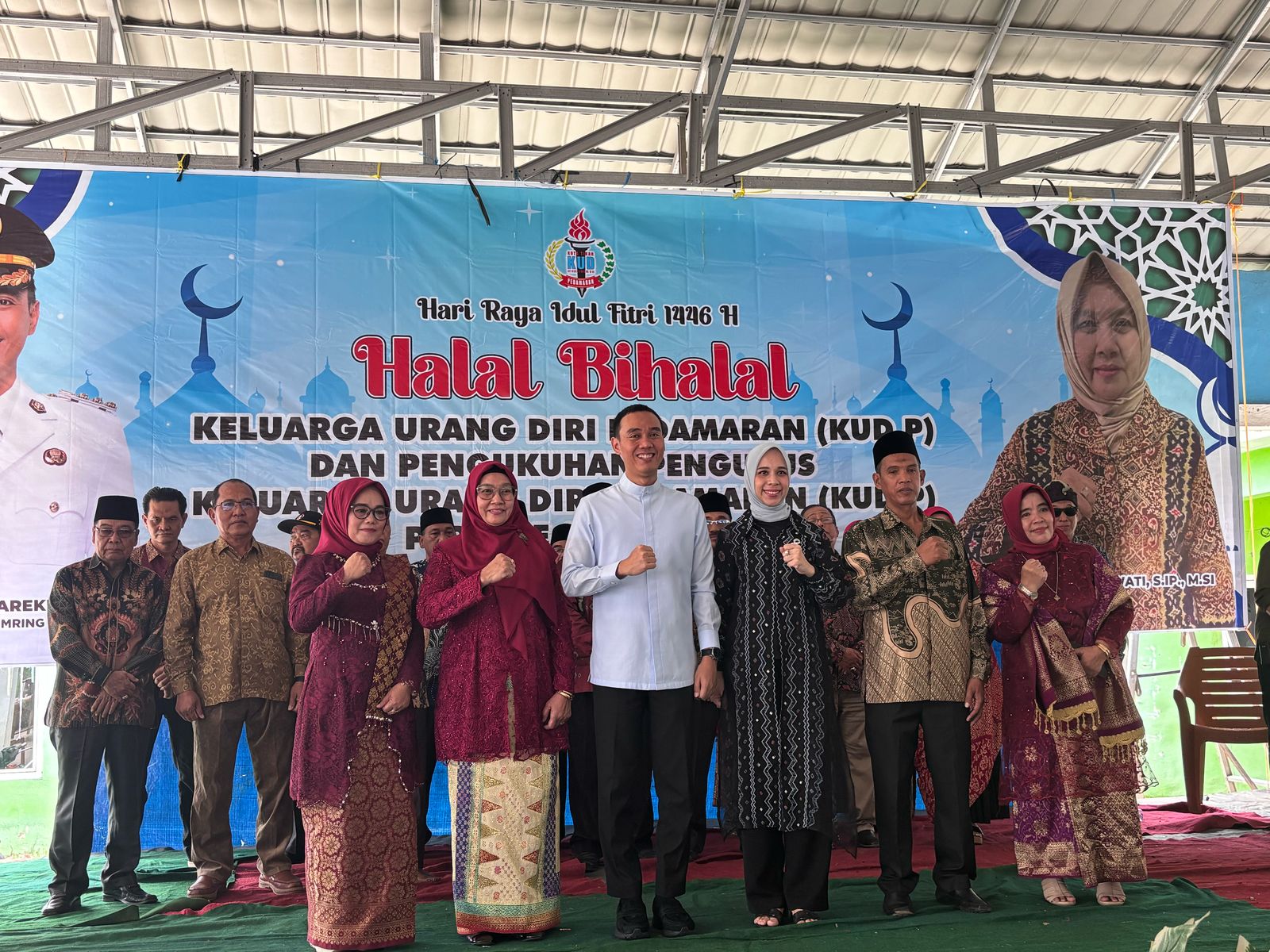 Silaturahmi Lebaran, Bupati Muchendi Kukuhkan Keluarga Urang Diri Pedamaran