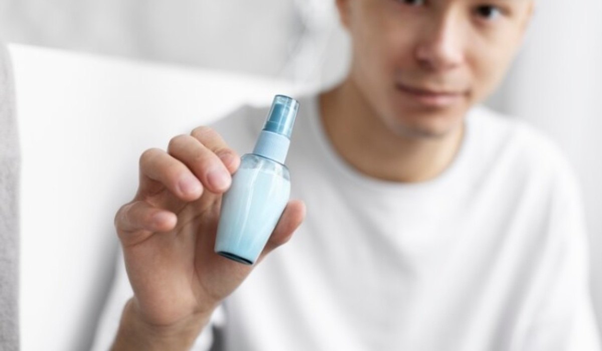Bikin Glowing dan Percaya Diri, Ini 5 Rekomendasi Body Spray dan Scrub untuk Pria