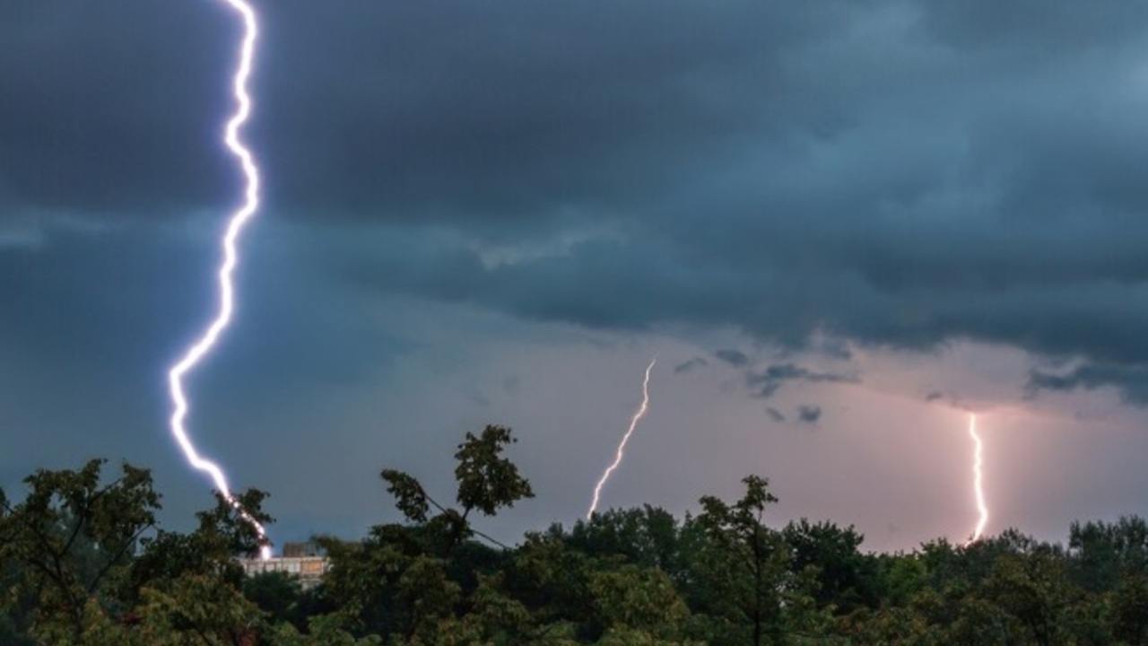 Prakiraan Cuaca Sumsel 29 Desember 2025: Waspada Hujan Petir di Musi Rawas dan OKUS