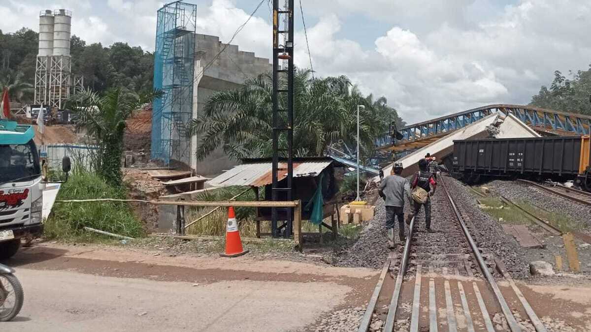 Buntut Rubuhnya Beton Girder di Flyover Bantaian Muara Enim, PT KAI Sampaikan Permohonan Maaf