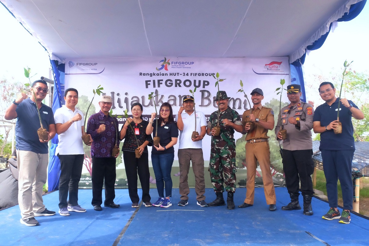 FIFGROUP Tanam Bibit Mangrove, Dukung Program Keberlanjutan di Bali