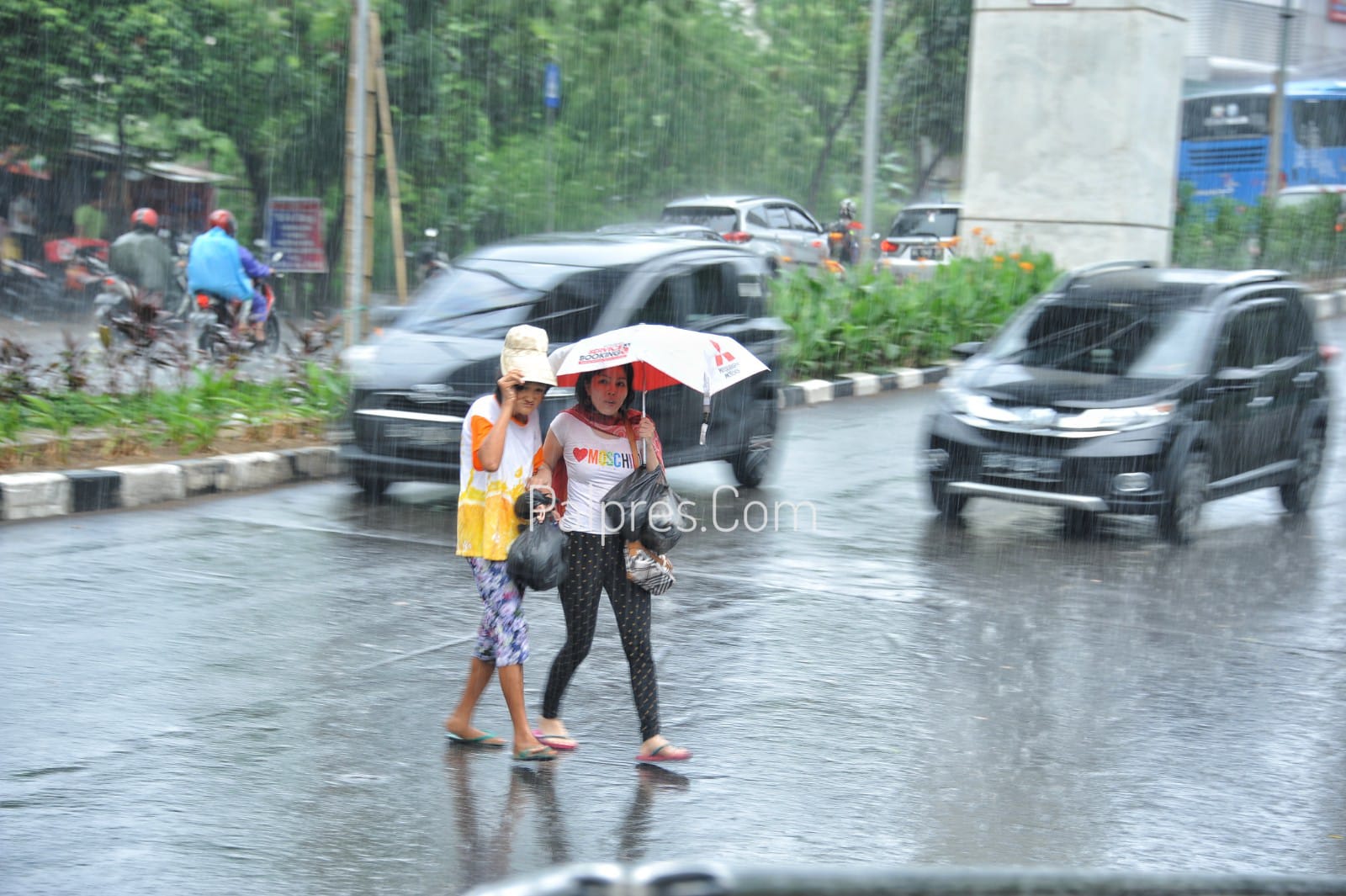 Prakiraan Cuaca Sumatera Selatan Senin 30 Januari 2023: Palembang Hujan Ringan, Pagar Alam Hujan Petir