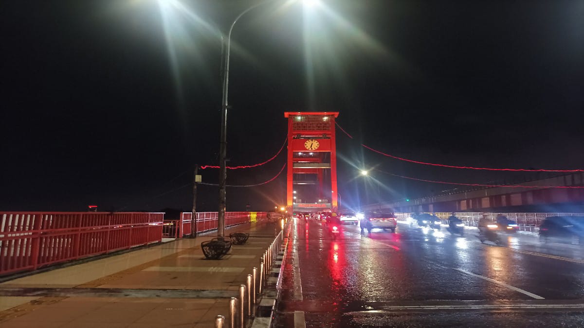 Update Terkini Kini Kondisi Jembatan Ampera Palembang Pasca Hujan Lebat, Kondisi Padat Kendaraan!