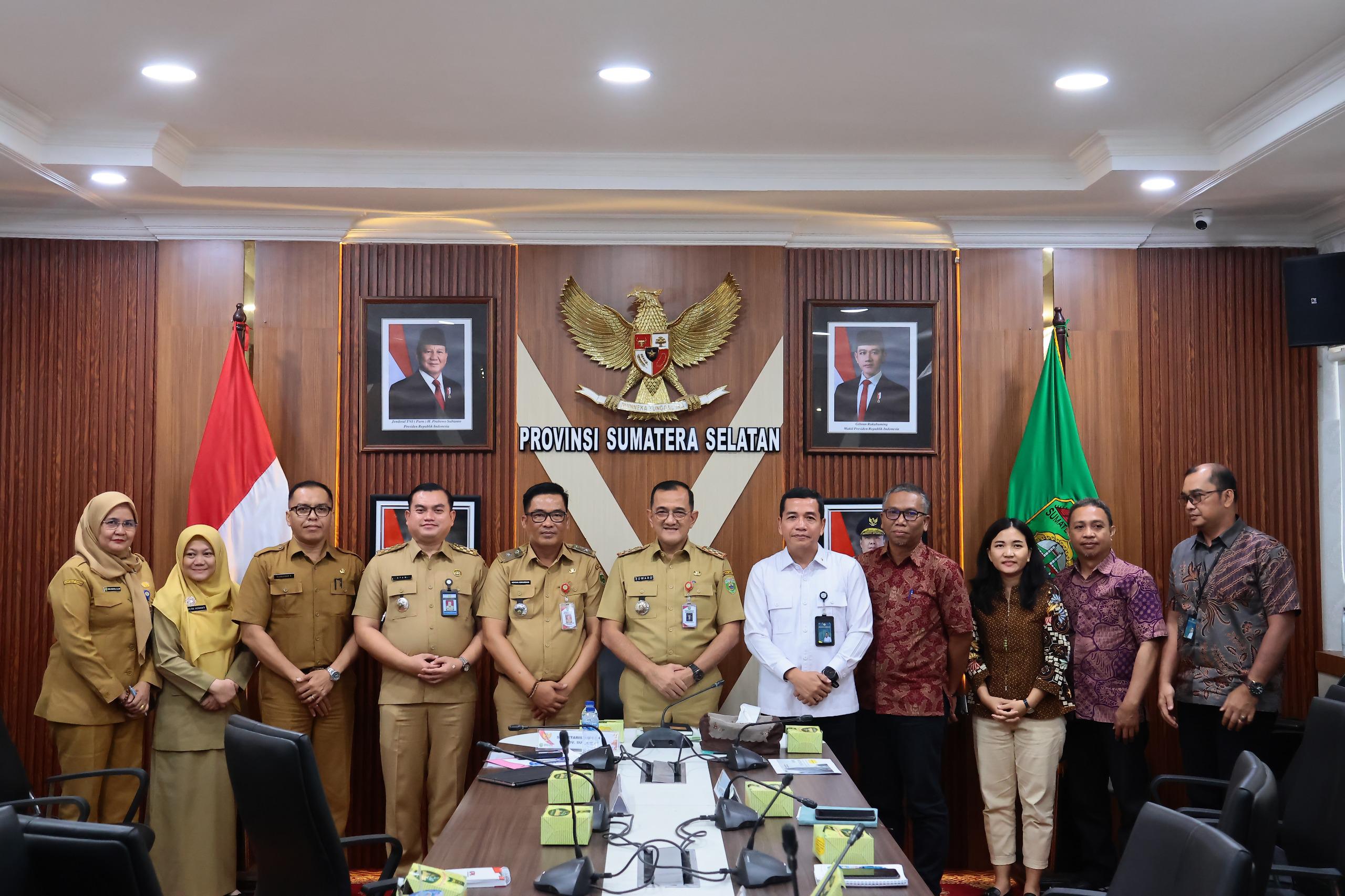 Sekda Edward Candra Pimpin Rapat Bahas Percepatan Serah Terima Rusun Pekerja Palembang