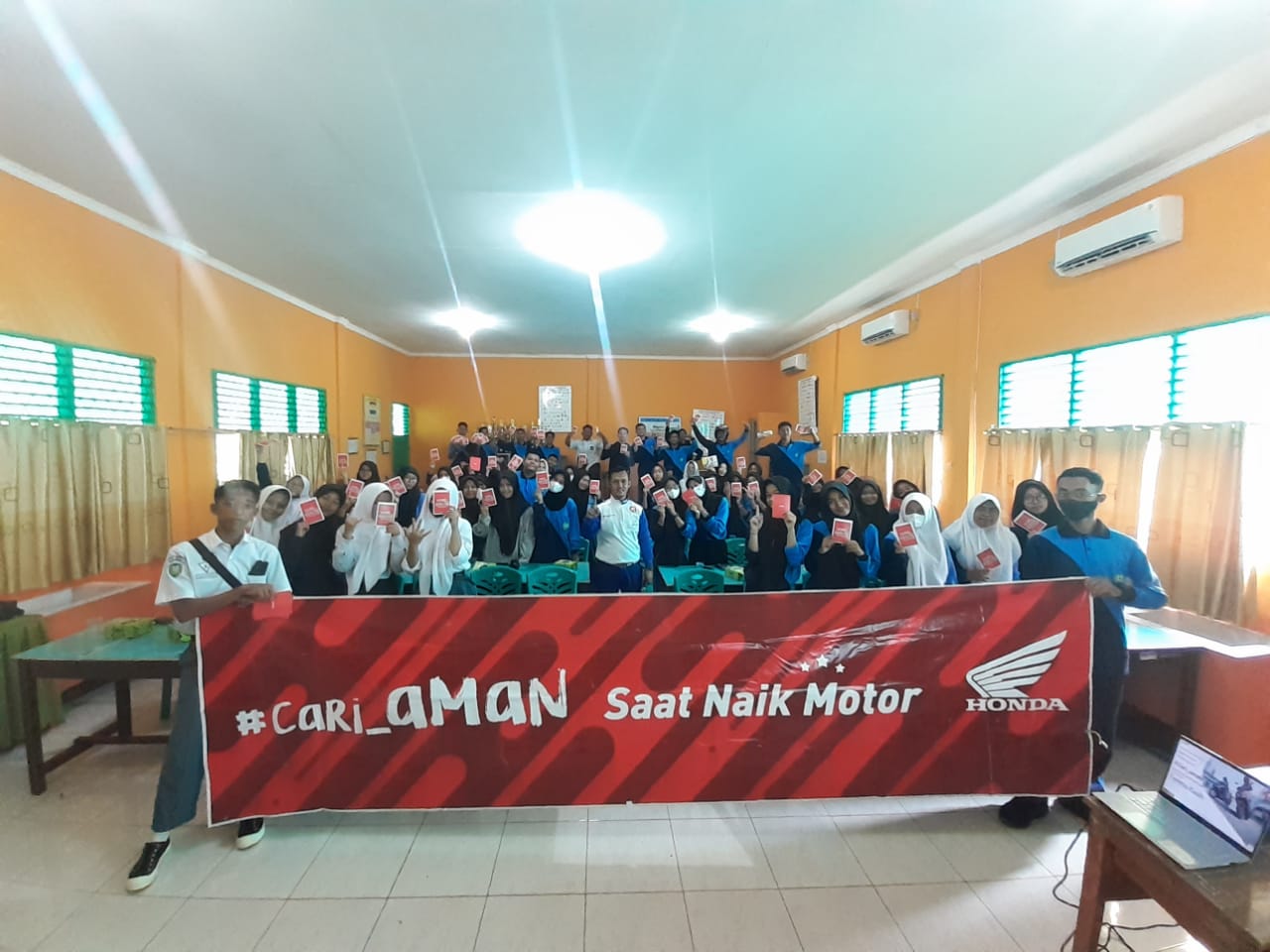 Edukasi Safety Riding Astra Motor Sumsel Bersama SMAN 13 Palembang 