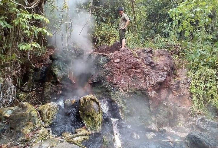 LIBURAN SERU! 2 Tempat Wisata Pemandian Air Panas di SumseL Ini Gak Kalah Dengan yang Ada Di Jawa