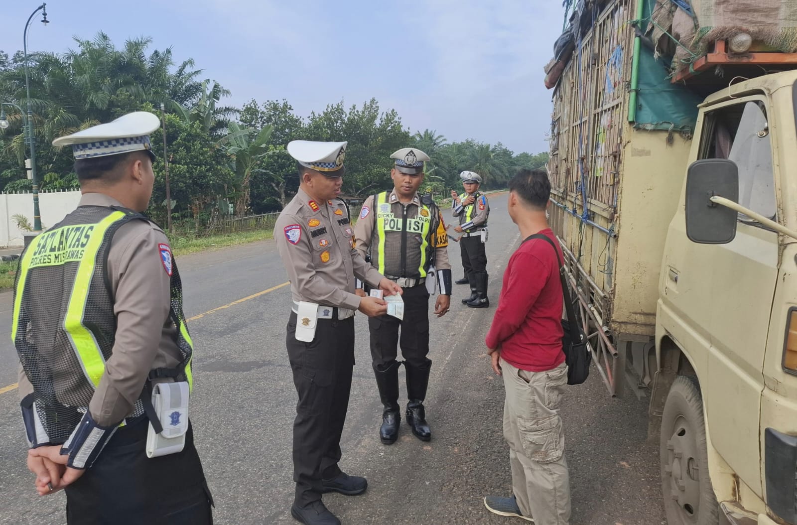 Satlantas Polres Musi Rawas Gelar Ran Cek Angkutan Penumpang dan Sosialisasi Tertib Berlalulintas