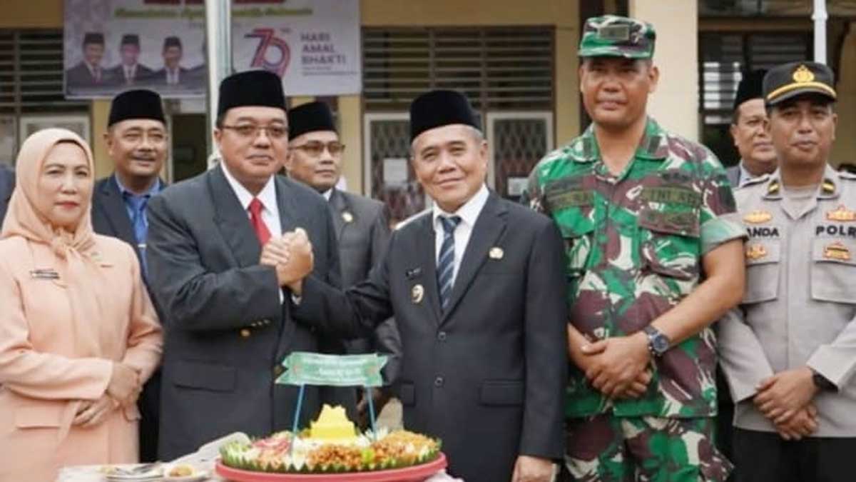 Hadiri Peringatan HAB ke-79 Tahun 2025, Wabup Ardani Ikut Upacara Hingga Potong Tumpeng