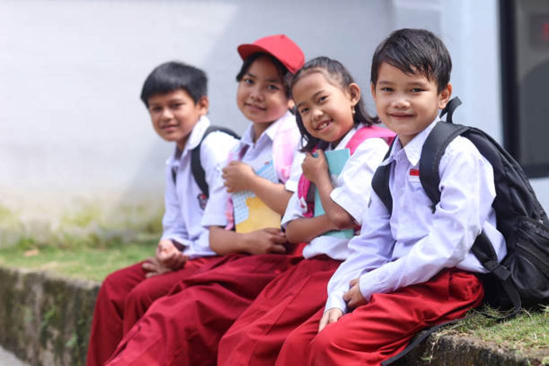 Dampak Buruk Jajanan di Sekolah, Orangtua Wajib Tahu!