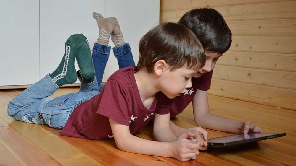Orangtua Wajib Tahu! Ini 7 Tips agar Anak Tidak Kecanduan Gadget