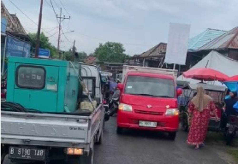 Pasar di Ogan Ilir Ini Tak Ada Lahan Parkir, Ini Solusi Kades Beti