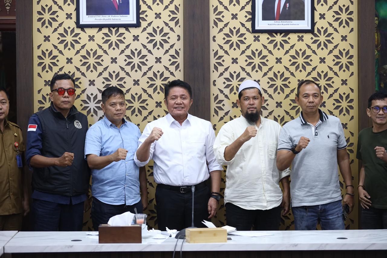 Gubernur Herman Deru Siap jadi Penengah Suporter dan Manajemen Demi Selamatkan SFC Dari Degradasi