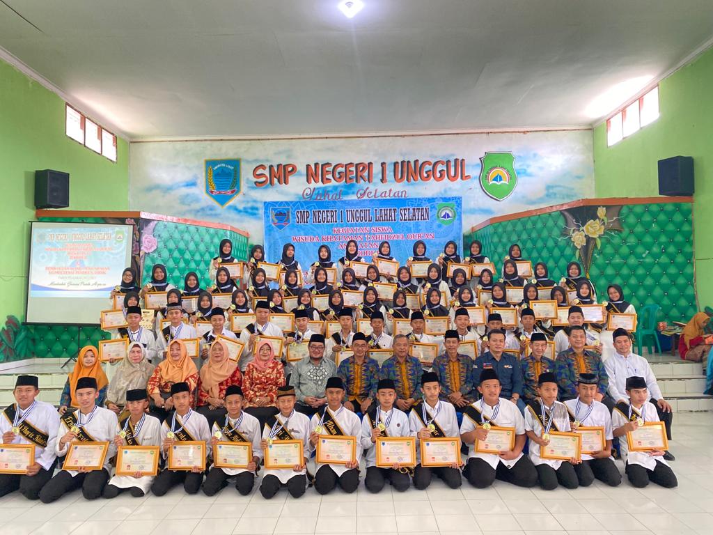 SMP Negeri 1 Unggul Lahat Selatan Wisuda 67 Tahfidz, Soal Hafalan Al Qur'an Boleh Diuji 