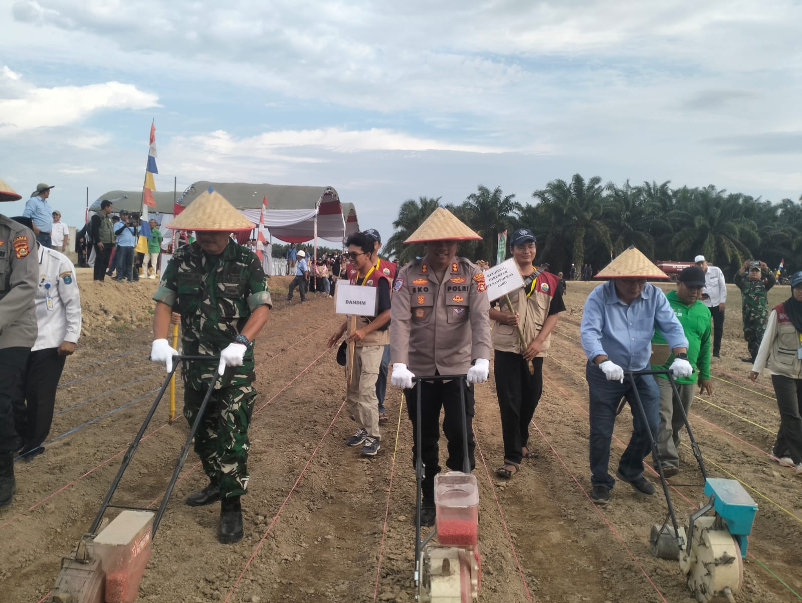 Penanaman Jagung Serentak di Lahan PT Sampoerna Agro, Ini Pesan Kapolres OKI