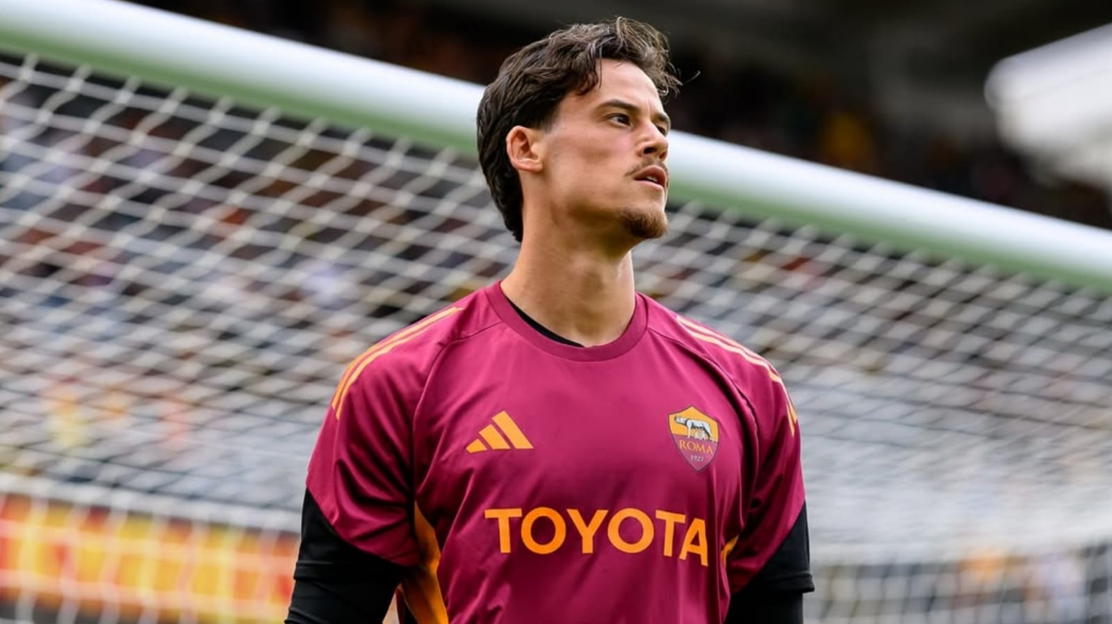 Bagaimanapun Caranya Roma Berusaha Mempertahankan Mile Svilar