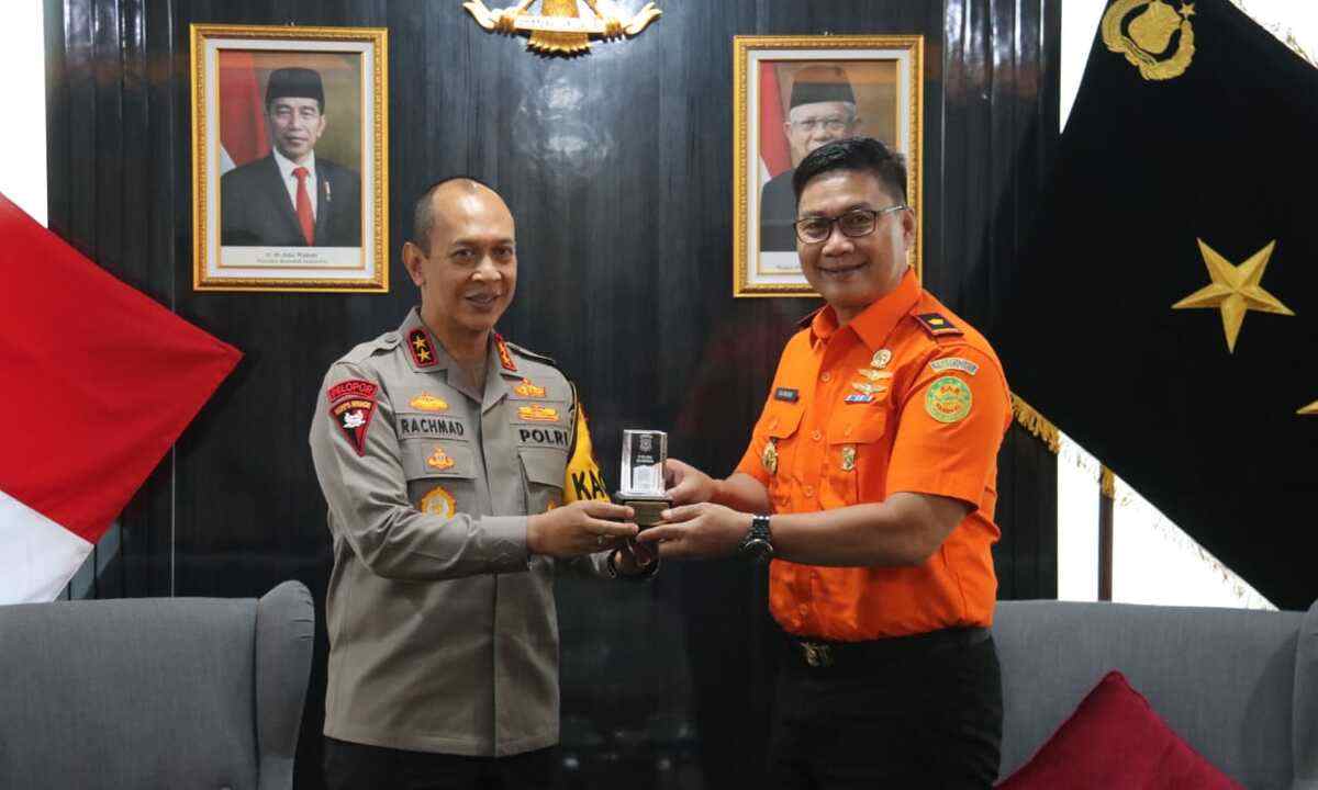 Kepala Basarnas Palembang Datangi Mapolda Sumsel, Jenderal Bintang Dua Ini Penyambutnya